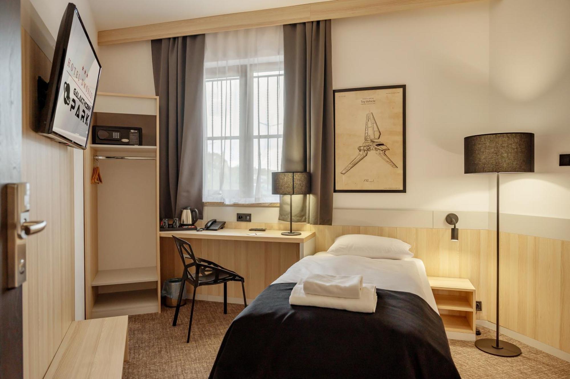 Hotel Dworski Galaktyczny Park Warzymice Exteriér fotografie