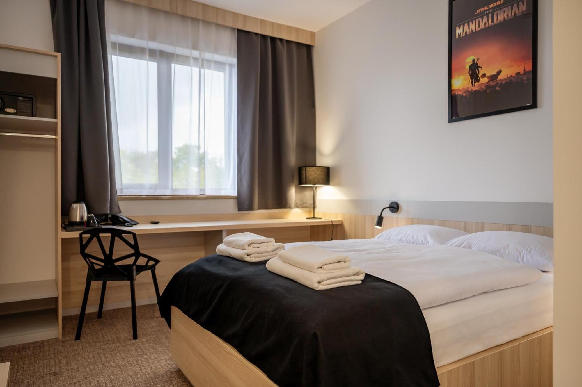 Hotel Dworski Galaktyczny Park Warzymice Exteriér fotografie
