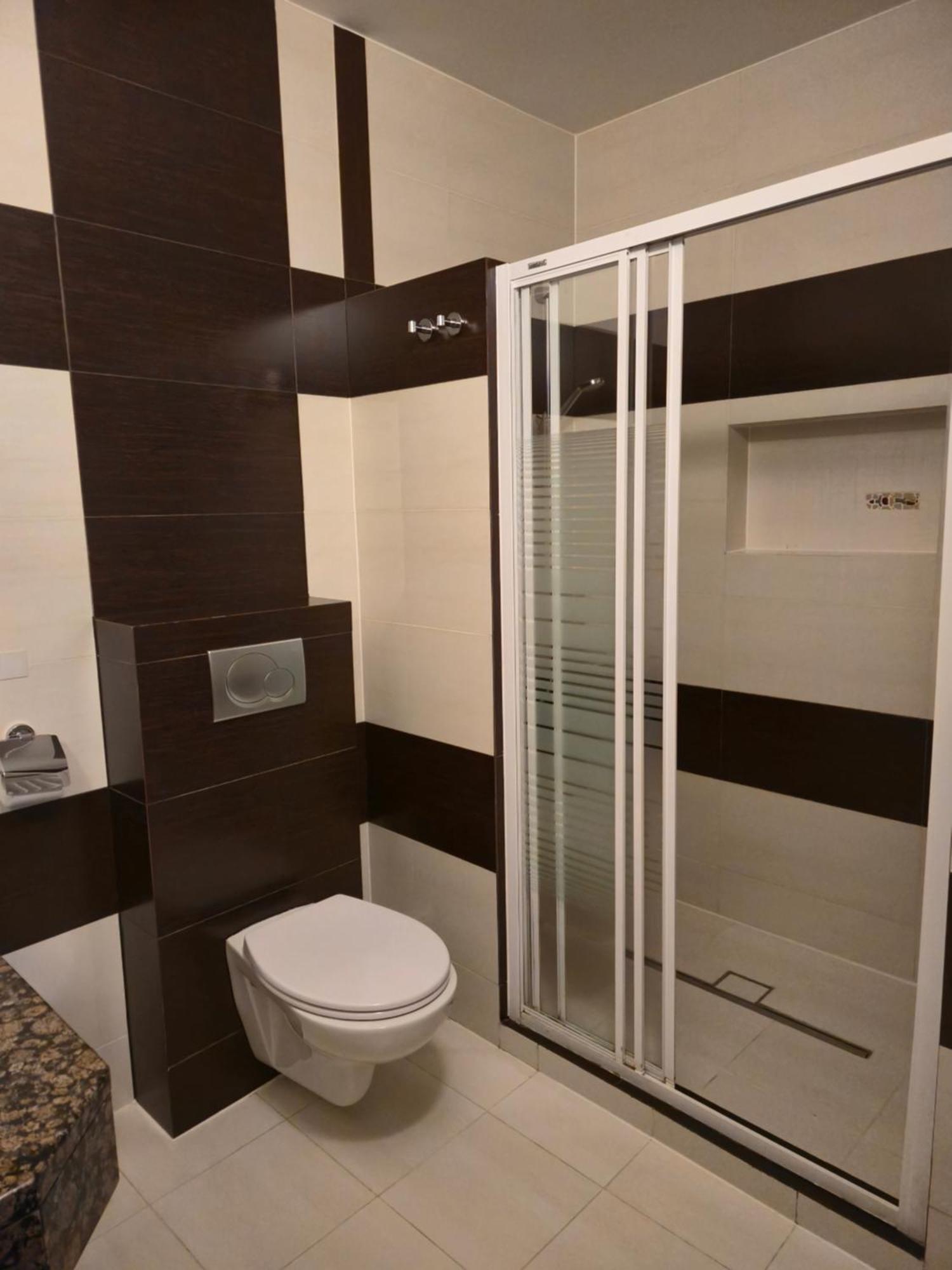 Hotel Dworski Galaktyczny Park Warzymice Exteriér fotografie
