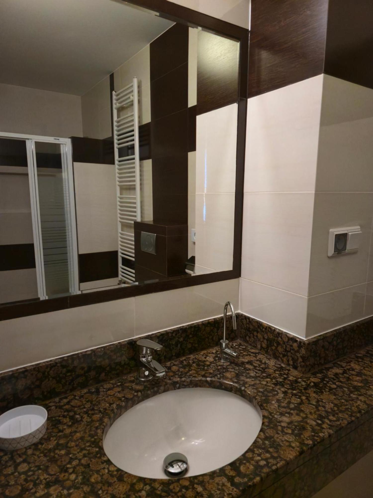 Hotel Dworski Galaktyczny Park Warzymice Exteriér fotografie