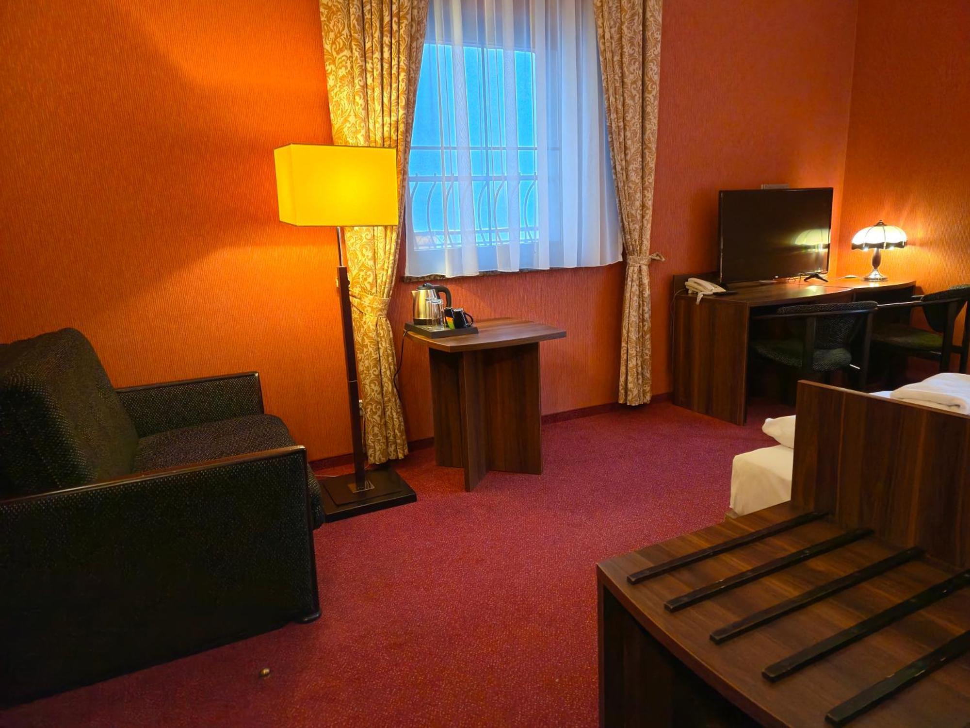 Hotel Dworski Galaktyczny Park Warzymice Exteriér fotografie