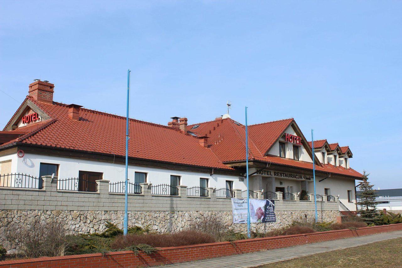 Hotel Dworski Galaktyczny Park Warzymice Exteriér fotografie